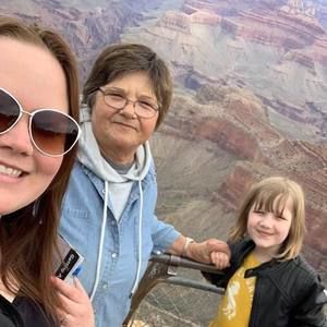 Meet your Posher, Mira